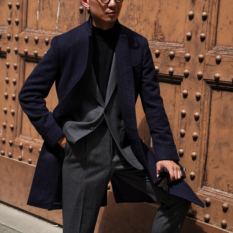 CM那不勒斯皇后经典蓝黑交织人字纹Cerruti羊绒柴斯特大衣431