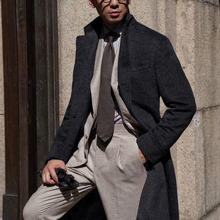 CM那不勒斯皇后经典 炭黑色特细羊毛平驳领柴斯特大衣209