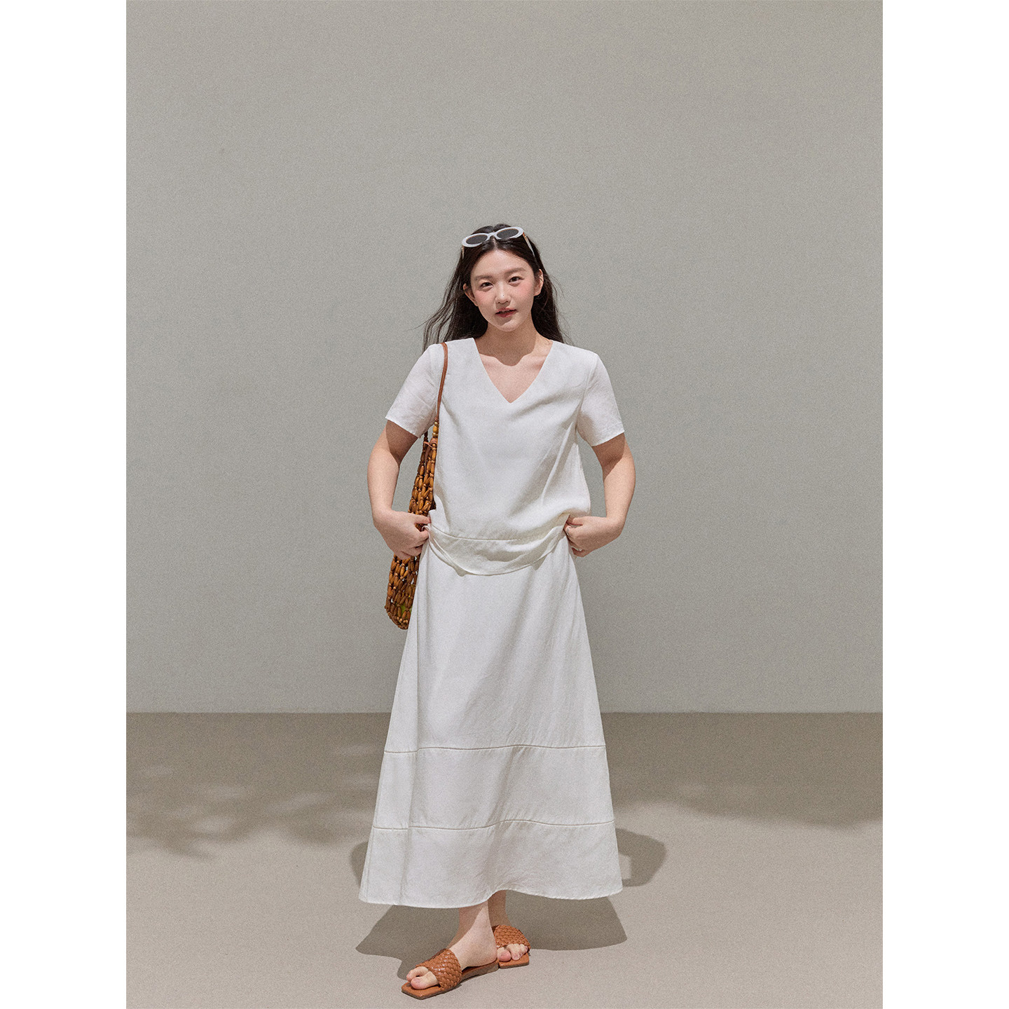 潘不卷大码女装微胖mm显瘦v领短袖t恤女秋宽松上衣镂空半身裙套装