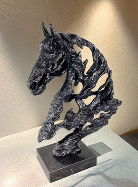 北欧创意抽象镂空金属铸铁马头雕