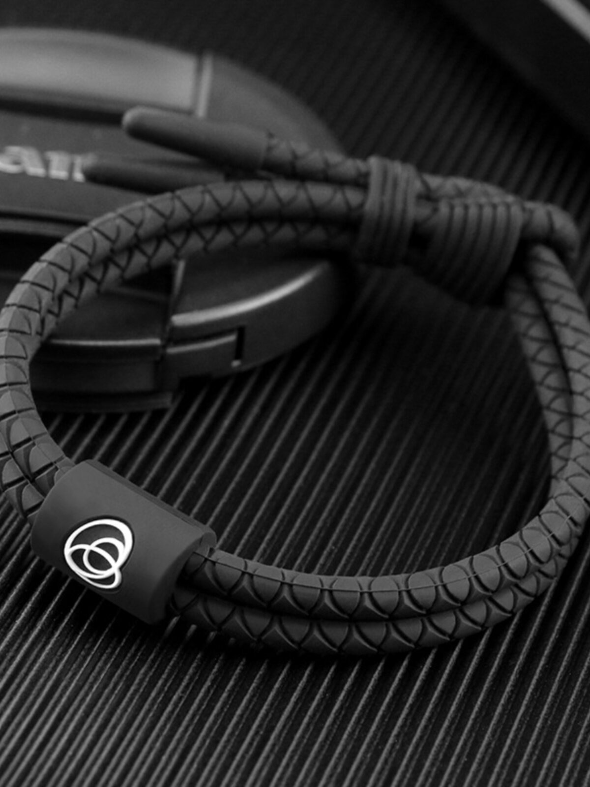 Polyon anion anion energy anti-radiation silicone sports bracelet jewelry for men and women couples bracelet basketball wristband