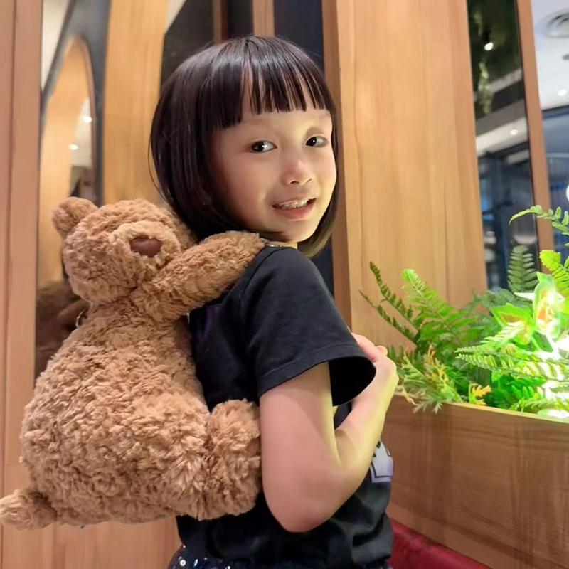 幼儿园儿童包包可爱卡通女童宝宝毛绒包小女孩巴塞罗那熊双肩包