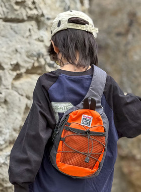 男生童背包户外出游登山包