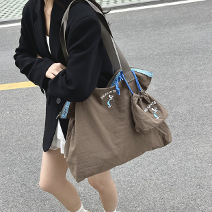 大容量帆布包包女式 ins百搭简约单肩包通勤托特包妈咪包 2025新款