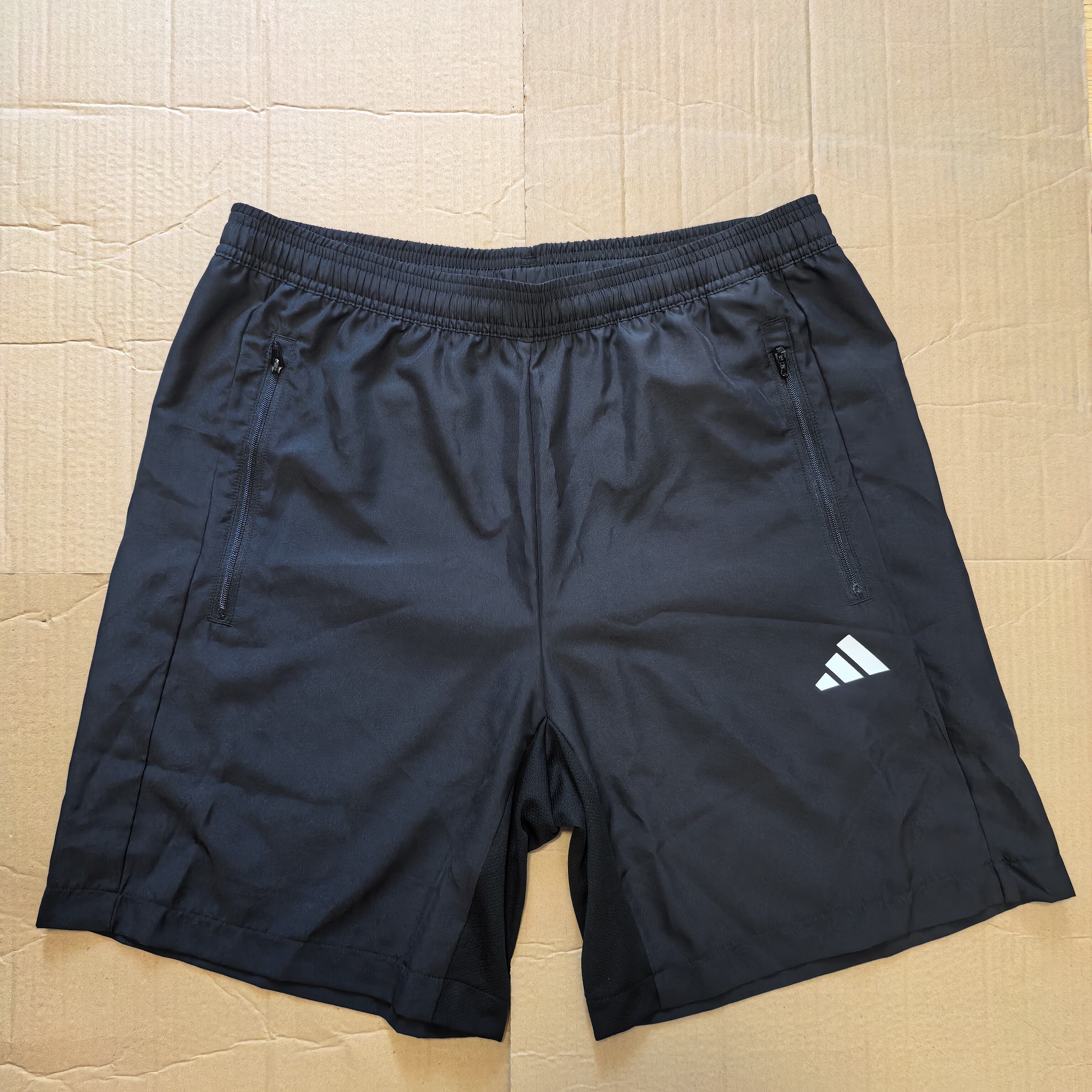Adidas阿迪达斯夏季新款运动短裤男士宽松休闲裤清凉跑步速干裤子 - 实物图
