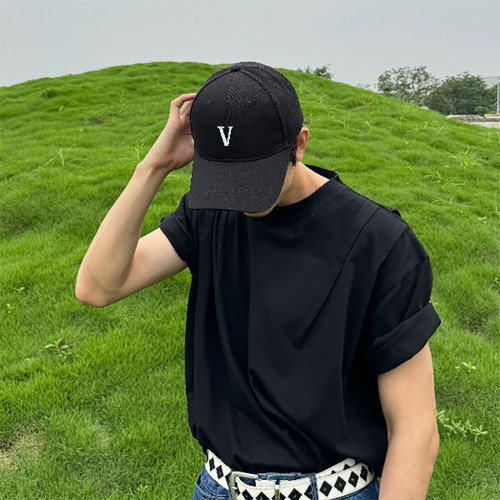 高版本V字母刺绣鸭舌棒球帽男女