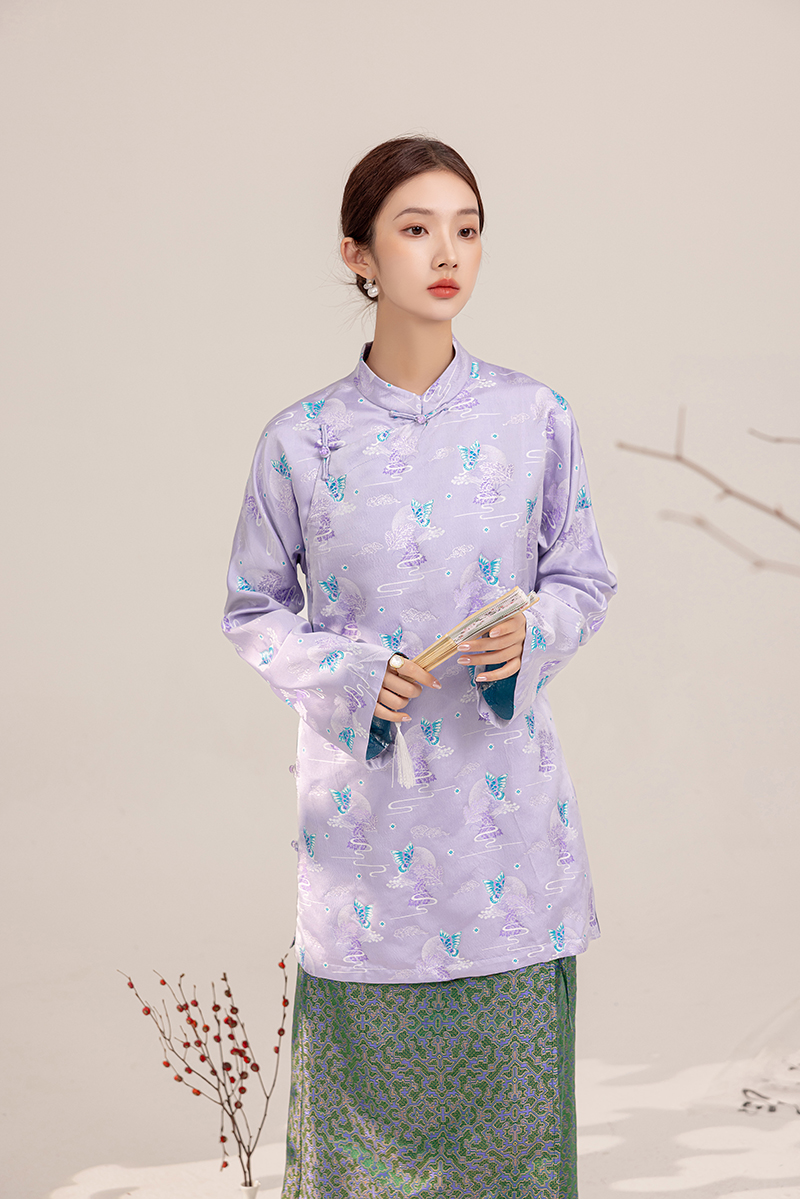 东方豆蔻春夏新款真丝桑蚕丝铁木织老宋锦紫蝶追月女气质中款旗袍
