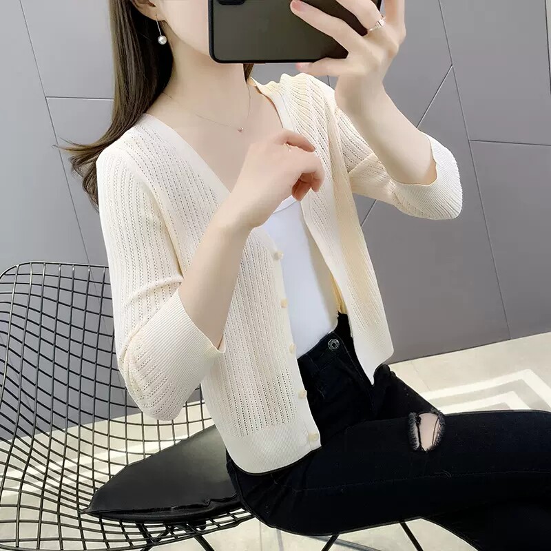 春秋款披肩上衣冰丝防晒开衫女夏季女士短款小外套薄款针织空调衫