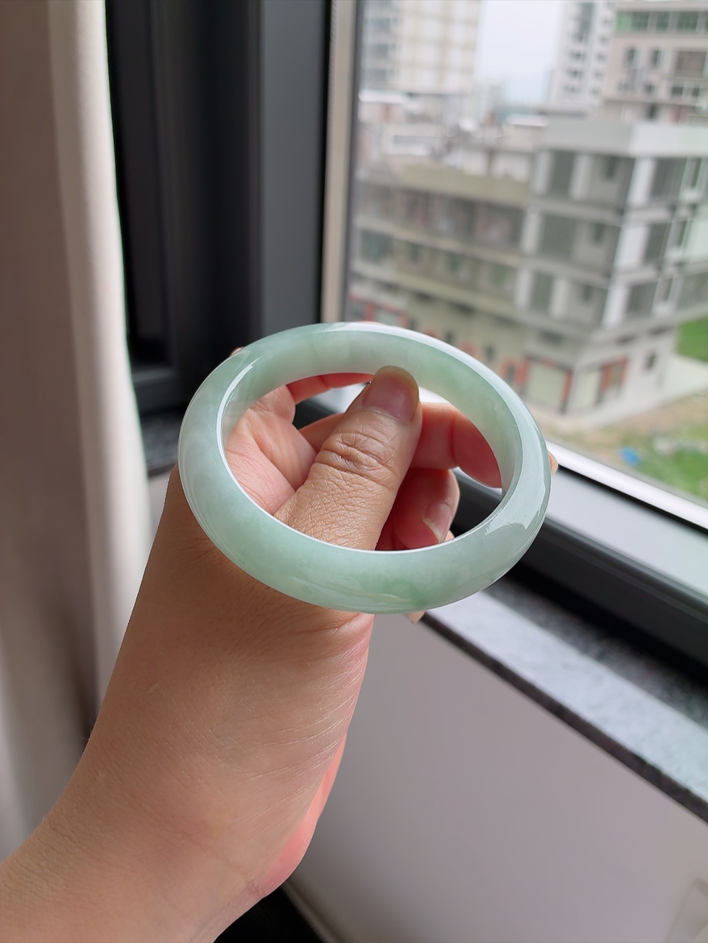 天然翡翠缅甸A货59圈冰糯种水润飘绿宽边手镯尺寸59.1*12.3*8.6mm