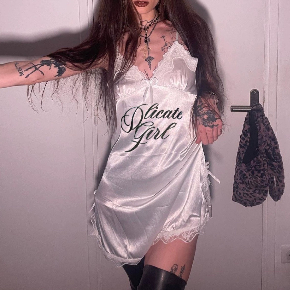 y2kslut原创自制美式辣妹缎面蕾丝印花仿真丝性感带胸垫吊带睡裙