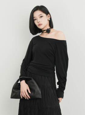 Migaino曼娅奴秋季新款性感露肩修身显瘦一字肩长袖T恤MP32RC008