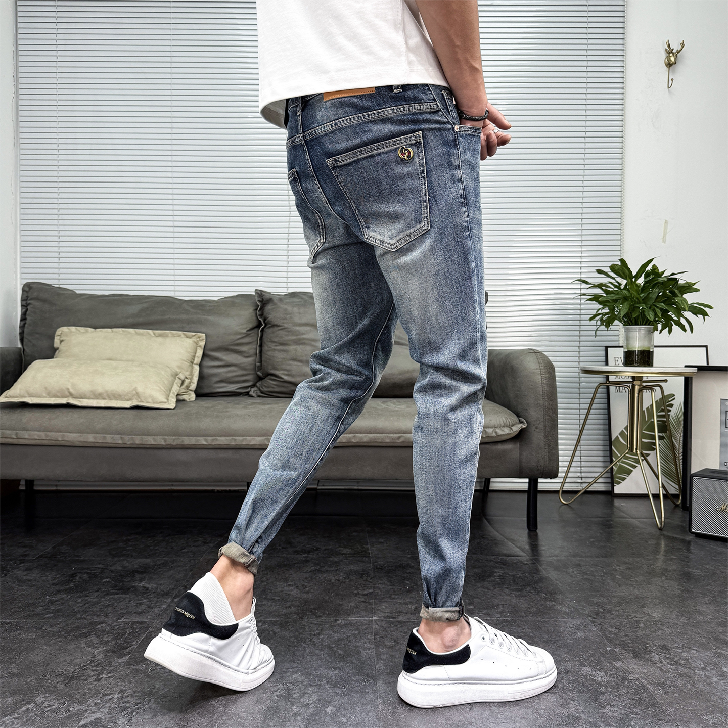 2026春夏季新款牛仔裤男蓝色百搭修身小脚裤韩版百搭潮流长裤薄款