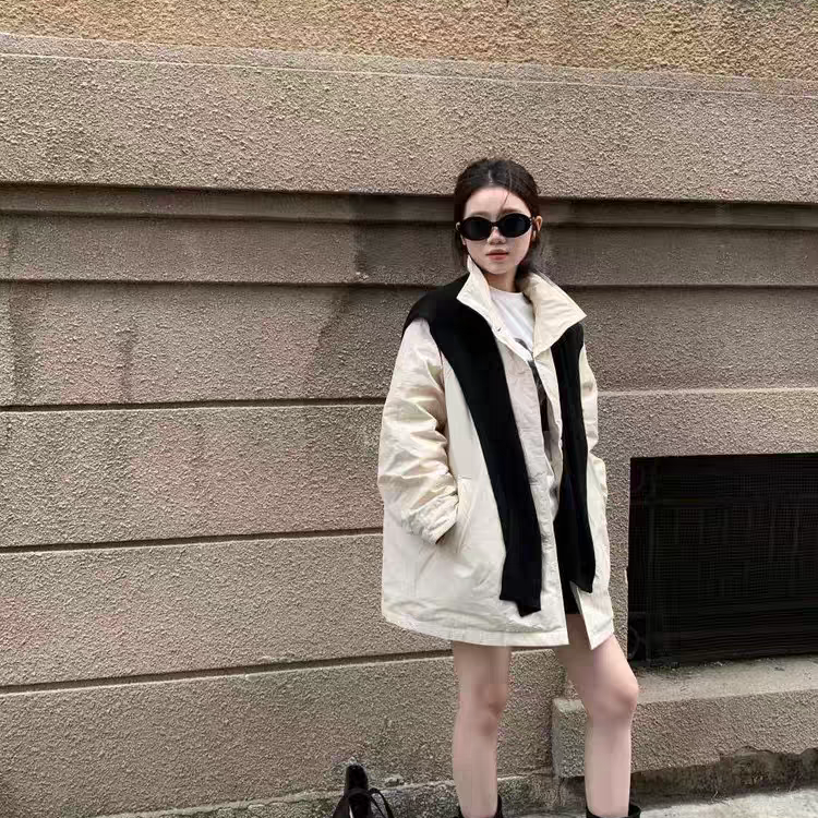 繁花简约轻盈鹅绒一手长风衣款米色保暖羽绒服外套(配披肩)7140