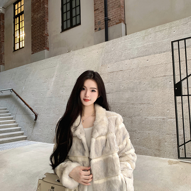繁花染特殊工艺手工横条气质宽松保暖皮草外套（含100兔毛）S1033