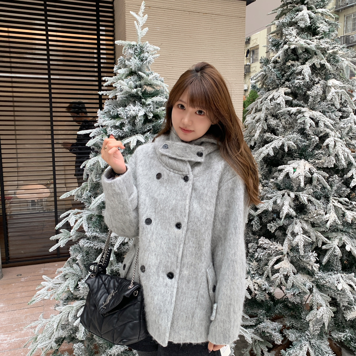 繁花简约法式复古双排扣高领宽松毛呢大衣大衣含45羊毛C7034