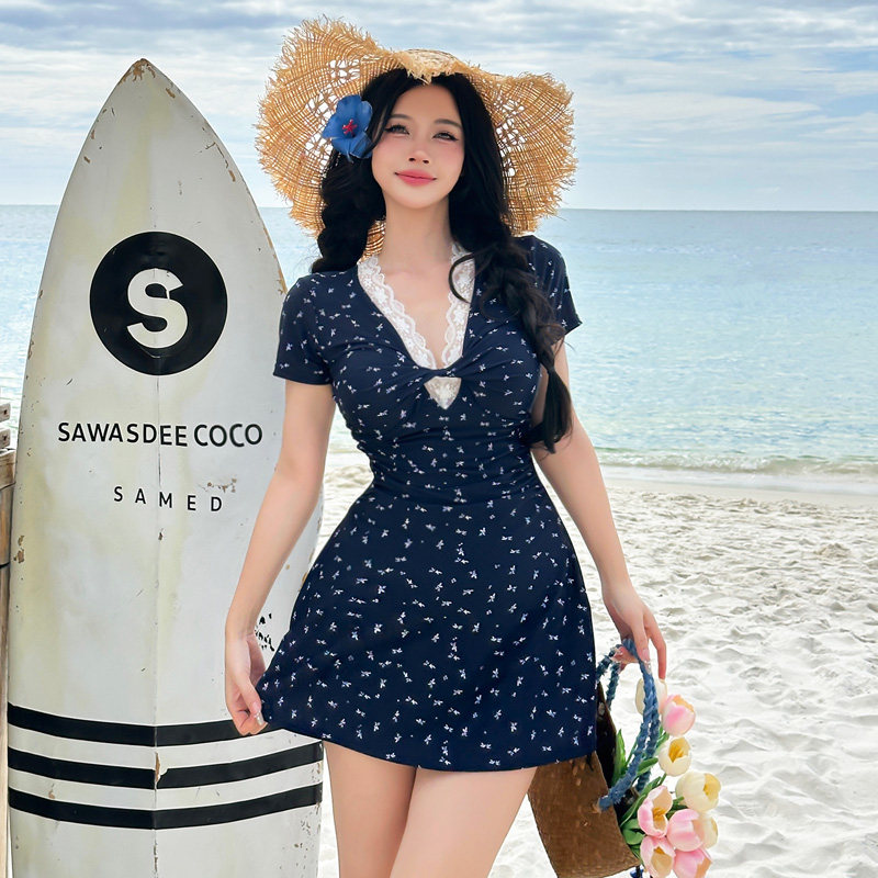 纯欲蕾丝深V聚拢泳衣女短袖分体裙式保守平角遮肚显瘦泡温泉泳装