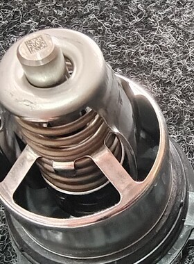 适用于兰博基尼URUS节温器  盖拉多传感器  LP700恒温器全新原装