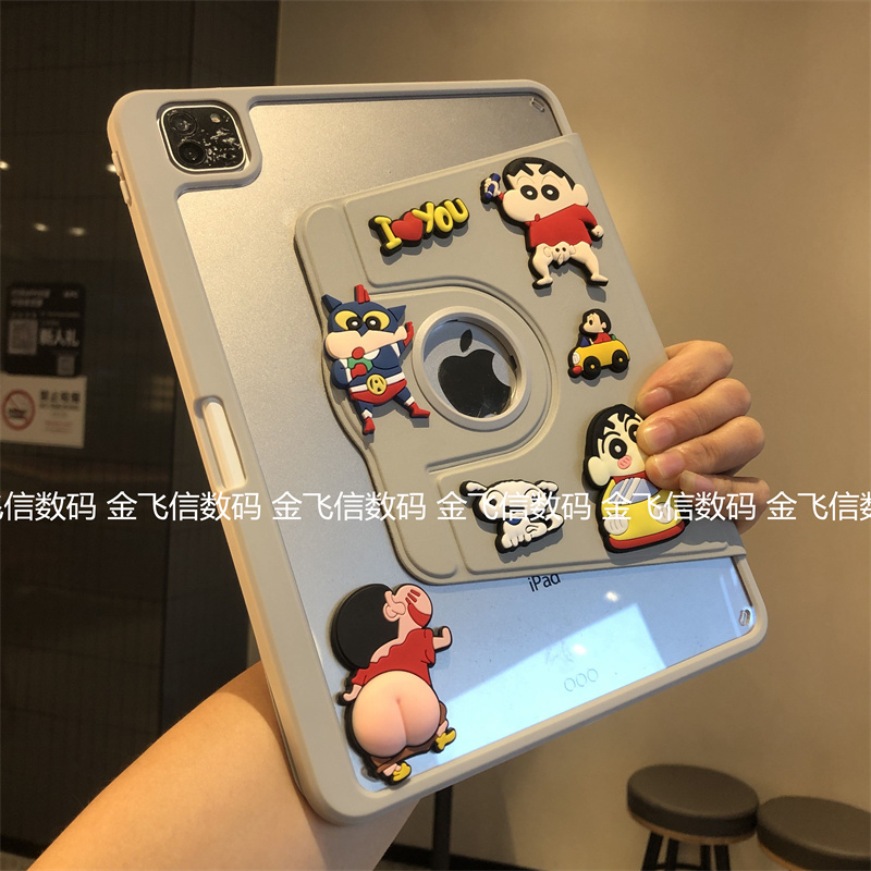 蜡笔小新360度旋转亚克力适用苹果iPad10代9保护套ipd6第七代2024款10.2寸带笔槽9.7防弯pro11软边air654硬壳