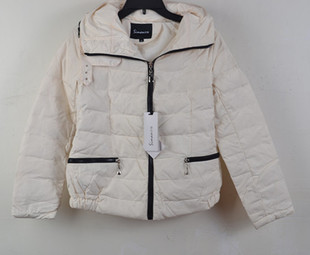 冬装新款带帽显瘦羽绒服女短款修身A版甜美保暖外套断码特惠