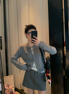 春日次旋律~绵羊毛灰色针织开衫女上衣2025春季新款麻花毛衣