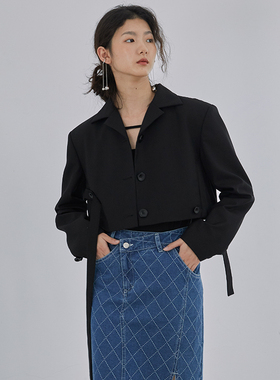 BLUEerror 宽松休闲装饰绳结翻领长袖黑色西装外套女短款西服秋