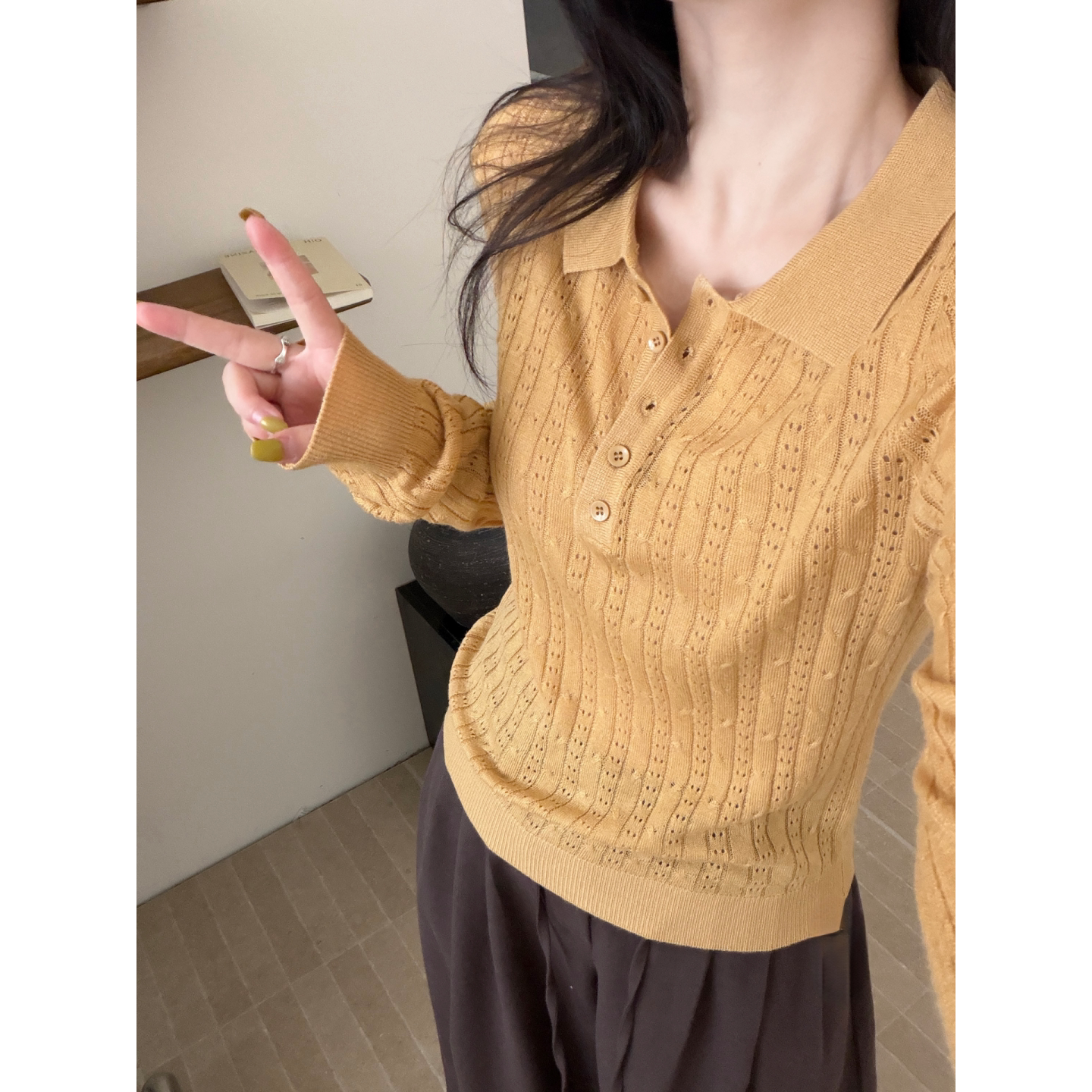 镂空半扣POLO领长袖休闲风毛针织衫女装翻领秋黄宽松显气质百搭图片