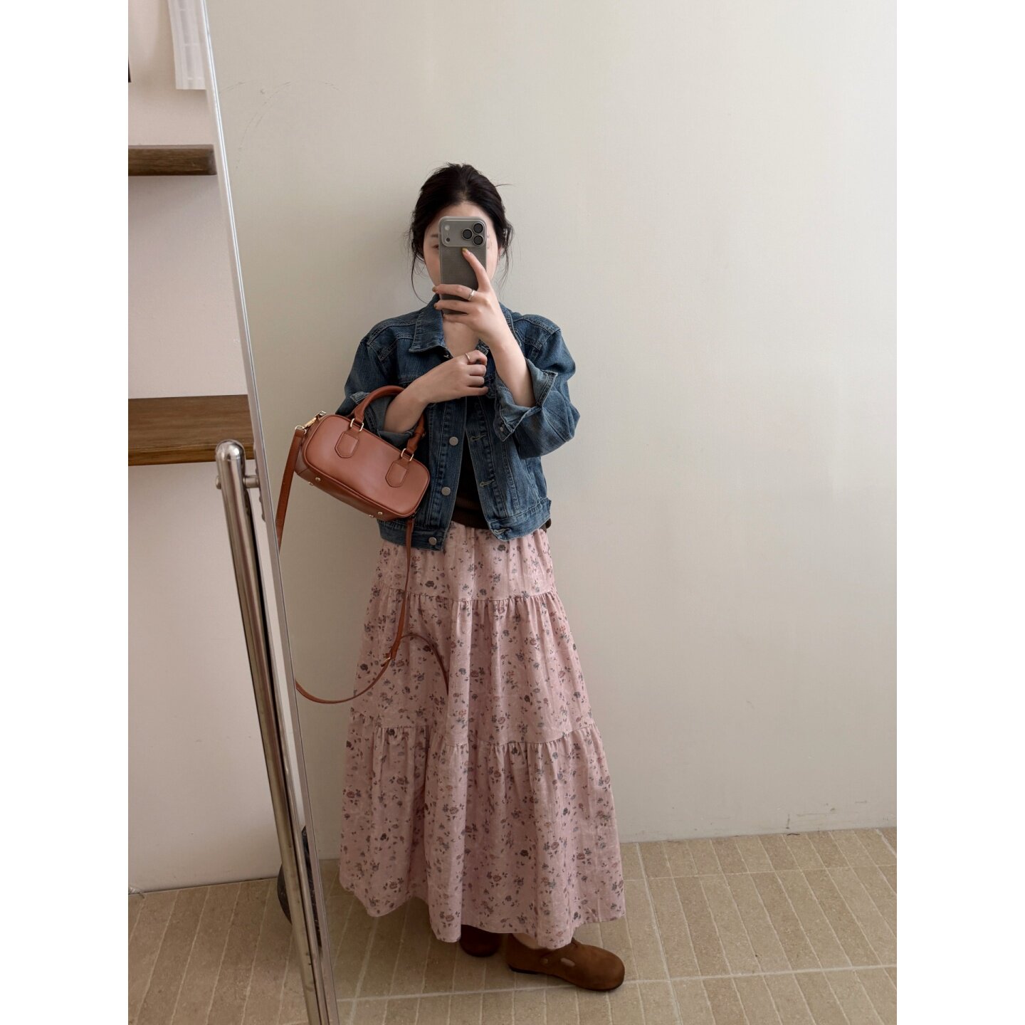 此外短款深蓝色牛仔外套女图片