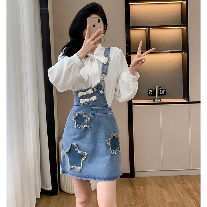春秋季新款气质显瘦收腰高级感中短款裙子小个子港风背带牛仔裙女