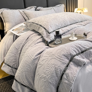 珊瑚绒加厚绒被套 冬季 2024新款 A类牛奶绒四件套高档织带雕花冬款