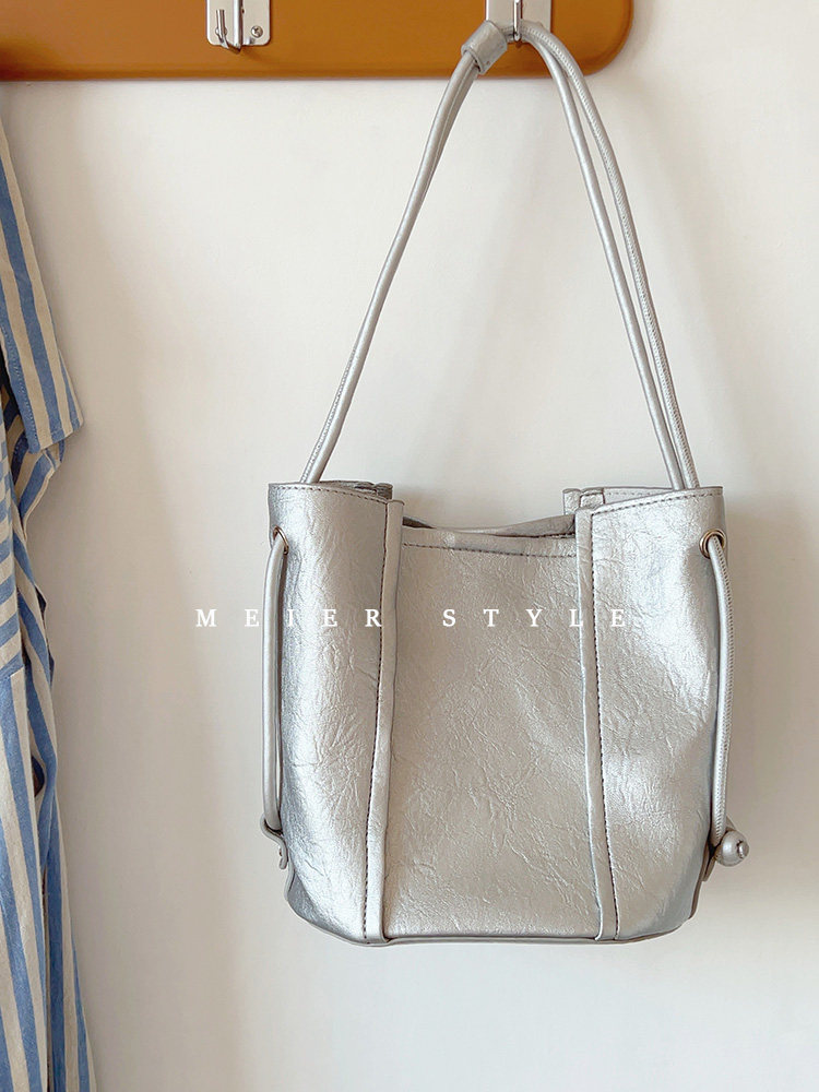 休闲托特包腋下单肩包水桶包