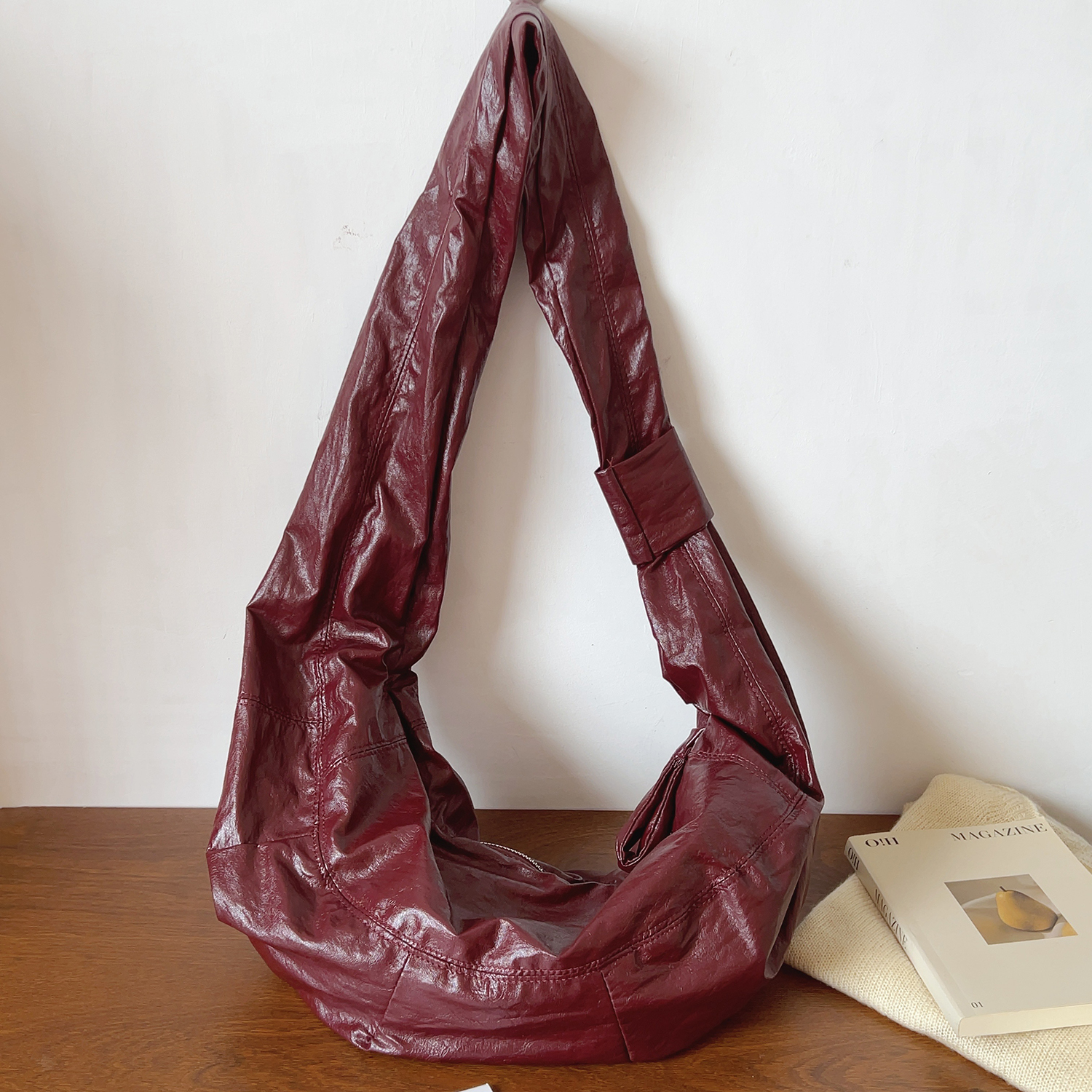 ins复古宽肩带饺子包慵懒风单肩斜跨包褶皱云朵包大容量牛角包女