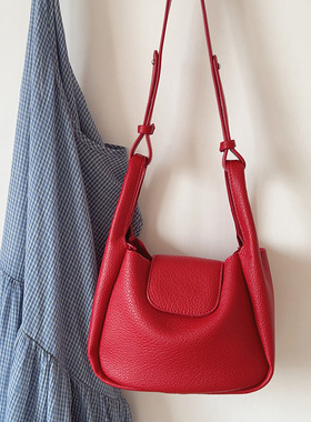 2025春夏新款红色菜篮子水桶包手提包腋下单肩包软皮子母包斜挎包