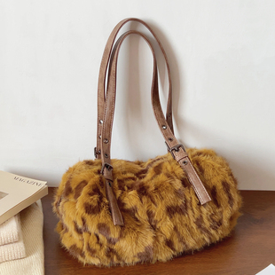 ins秋冬复古豹纹毛毛包毛绒包时尚 百搭腋下单肩包枕头包手提包女