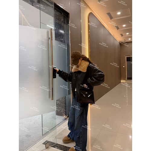 山羊绒翻领绵羊皮真皮鹅绒外套