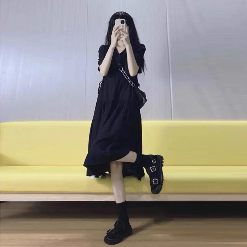 女装夏季纯色抽绳小众设计感v领韩系温柔风气质感黑色连衣裙