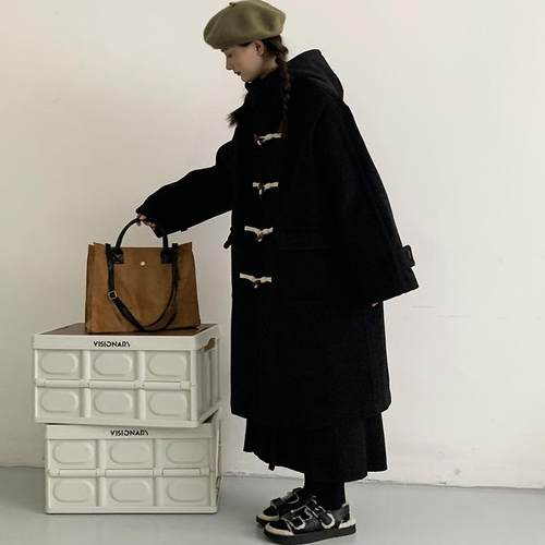 日系连帽黑色牛角扣毛呢外套