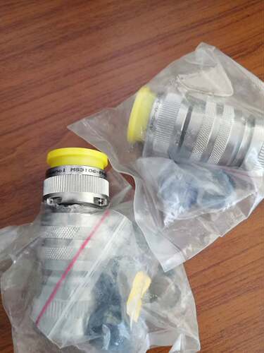AmphenoI插头全新原装现货
