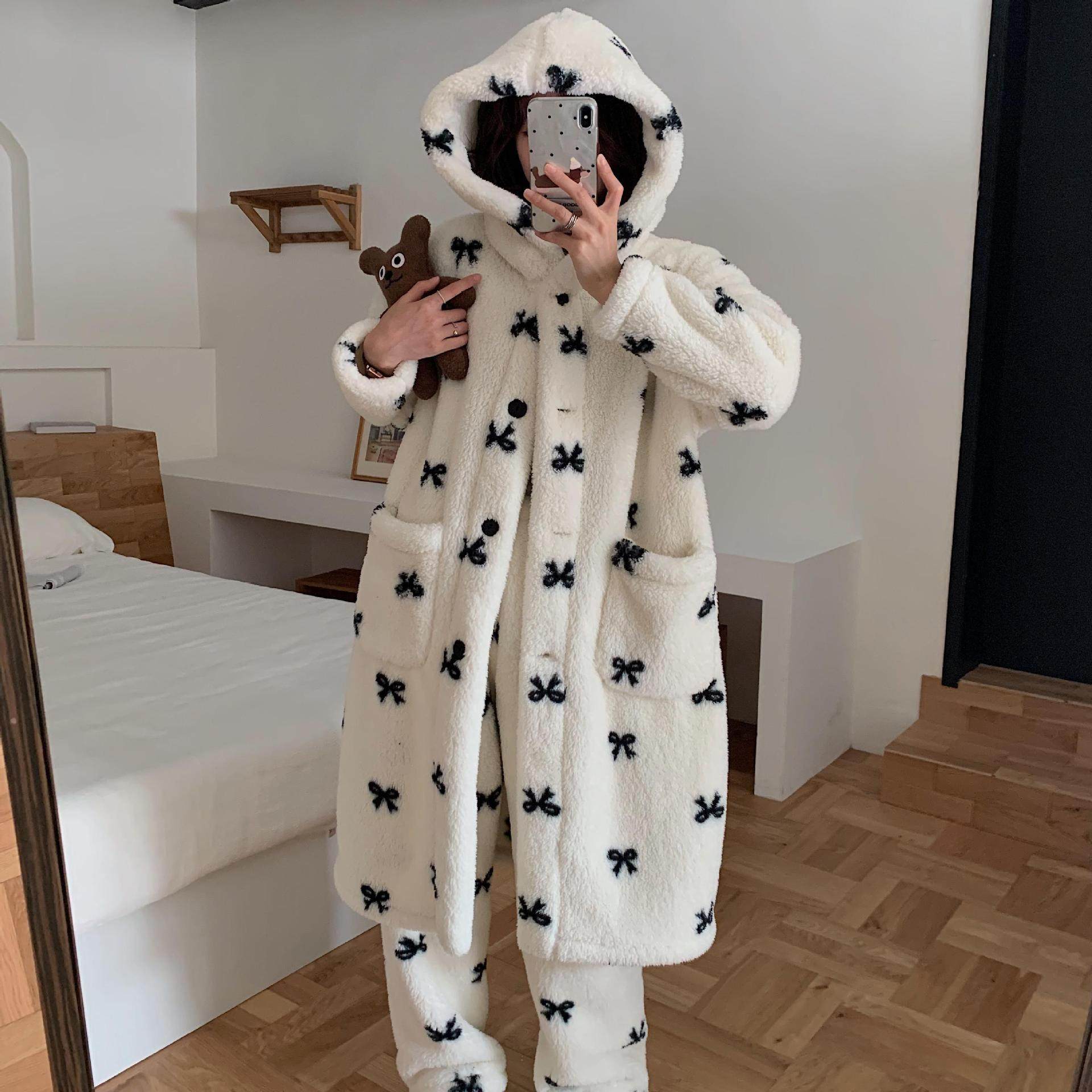 冬季新款加厚珊瑚绒睡袍套装女士带帽长款保暖睡衣可外穿家居服