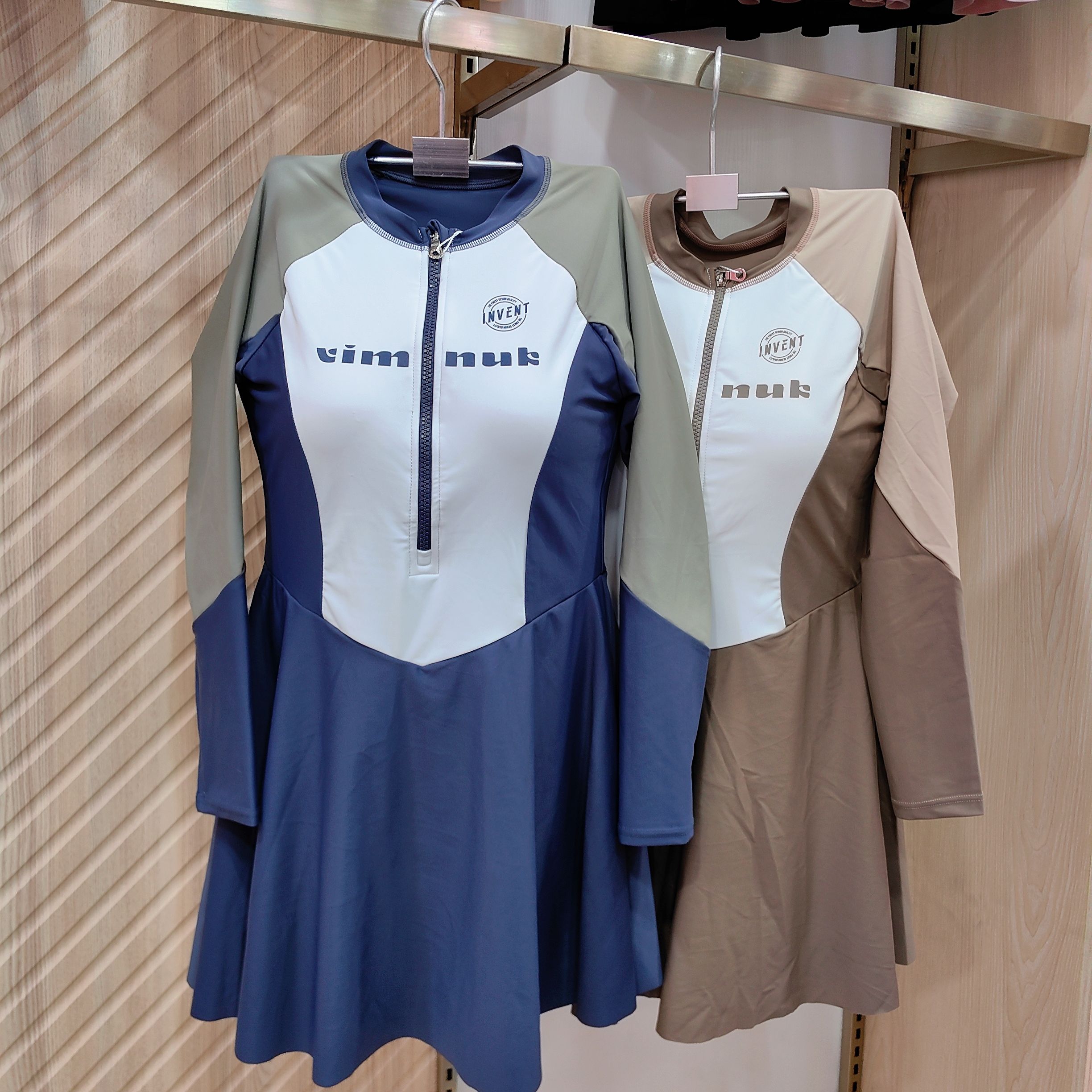 维佳诗2025新款泳衣女连体裙式长袖防晒微胖女孩遮肉保守大码温泉