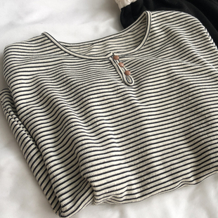 上衣秋季 文艺三扣 女圆领休闲百搭打底衫 T恤衫 新 条纹简约宽松长袖