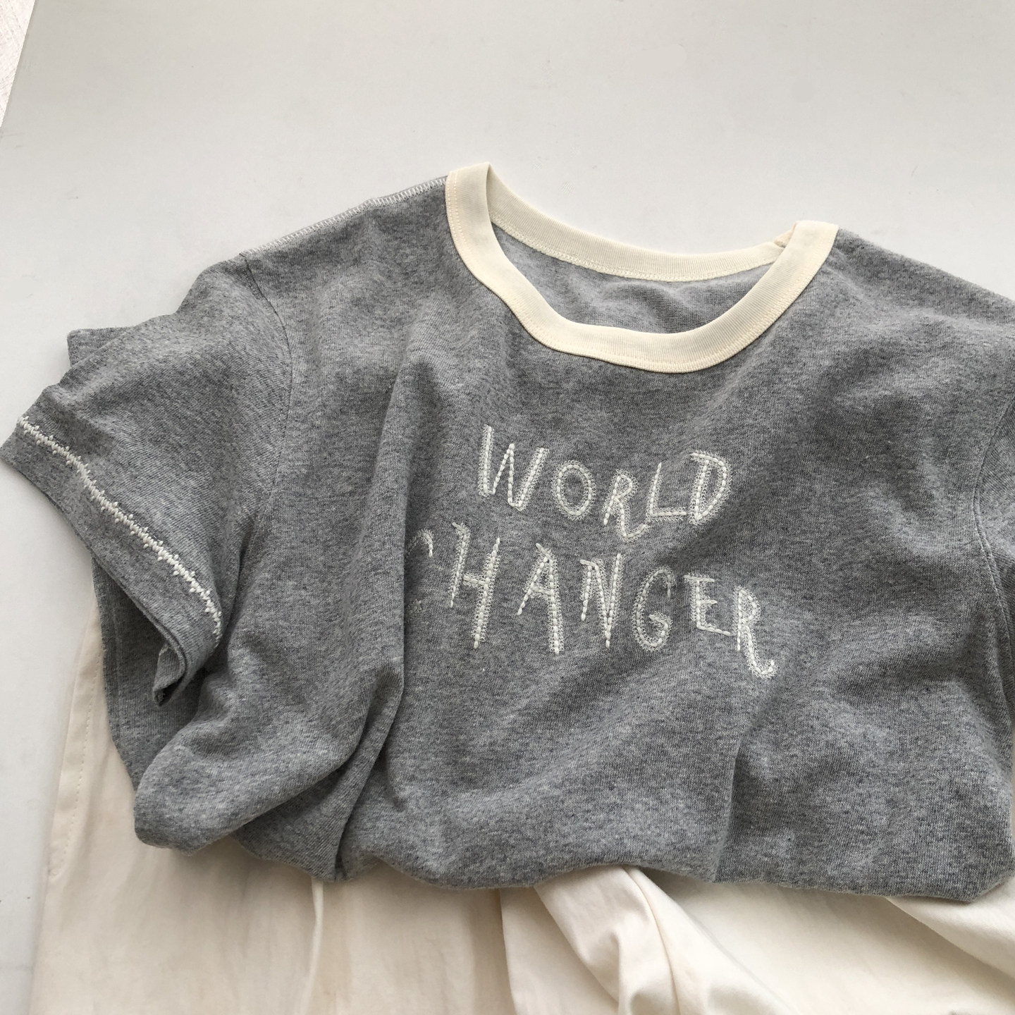 芝士拼色圆领轻薄透气雪花棉字母短袖T恤夏季女上衣