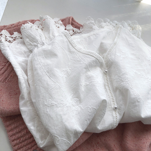 罗浮宫 重工法式蕾丝V领刺绣白色衬衫女刺绣设计感慵懒薄款衬衣