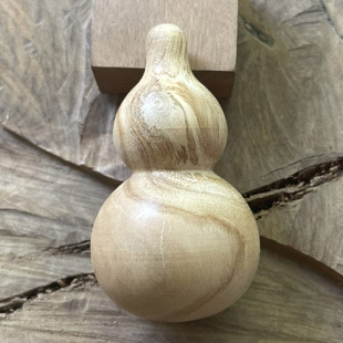 无油蜡纯打磨桃木随身挂件手把件道系饰品原木葫芦老品种桃树