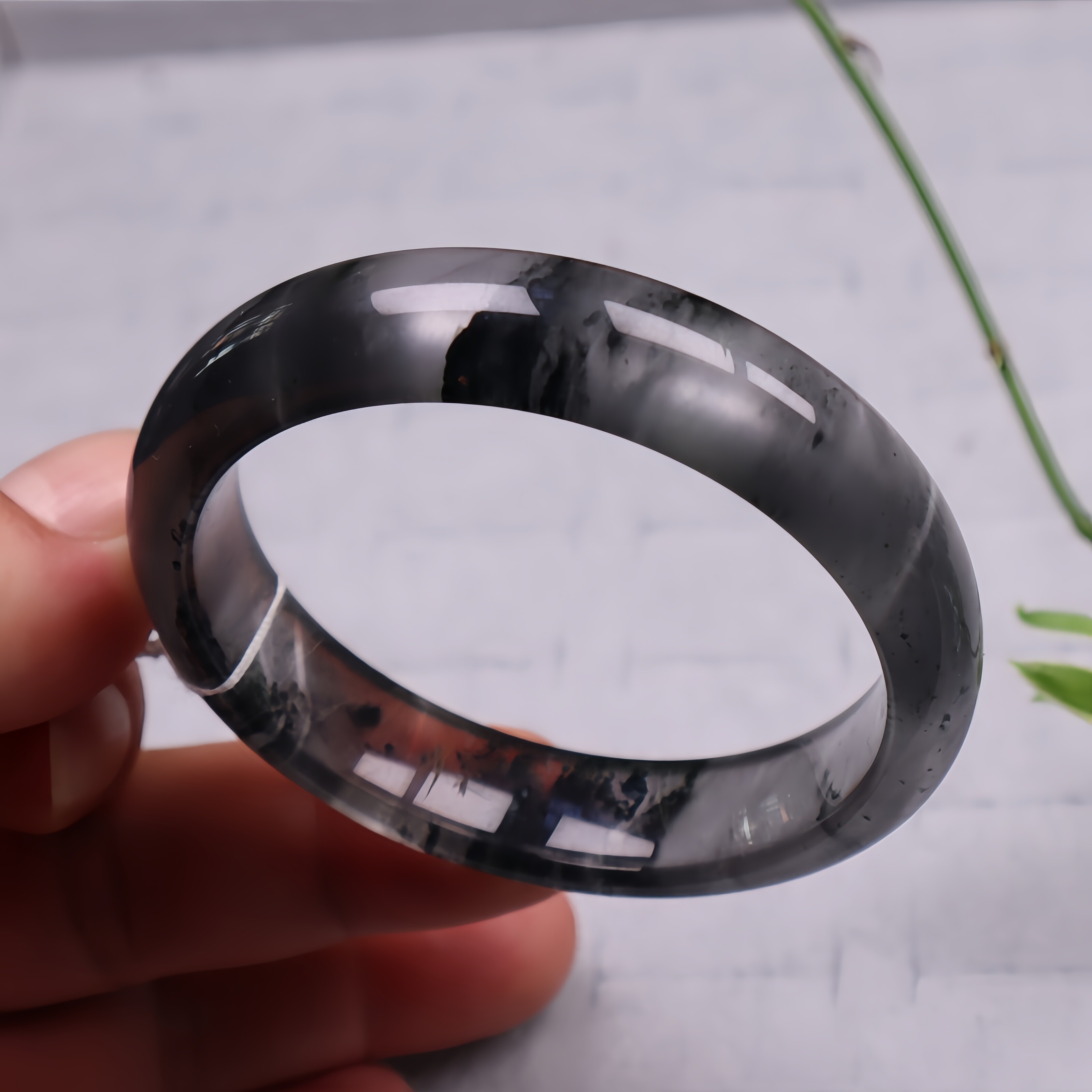 冰乌鸡飘花手镯 女款 天然a货缅甸水沫玉乌鸡扁条手镯53小圈口