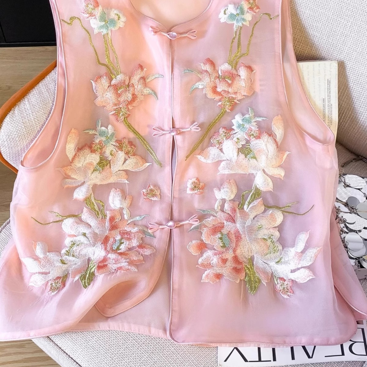 2025刺绣上衣新中式国风马甲外套