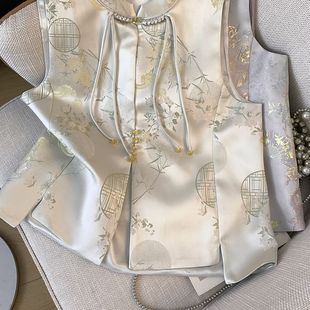 新中式国风盘扣马甲女2026春季新款织锦提花上衣无袖坎肩外套