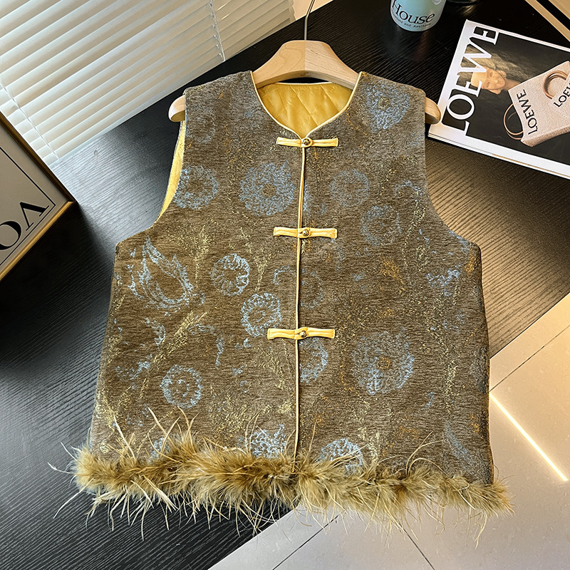 2026春装款新中式复古提花盘扣马夹国风鸵鸟毛马甲女夹棉坎肩背心,女装/女士精品,马夹,淘宝优惠券,粉丝福利购,淘宝优惠卷