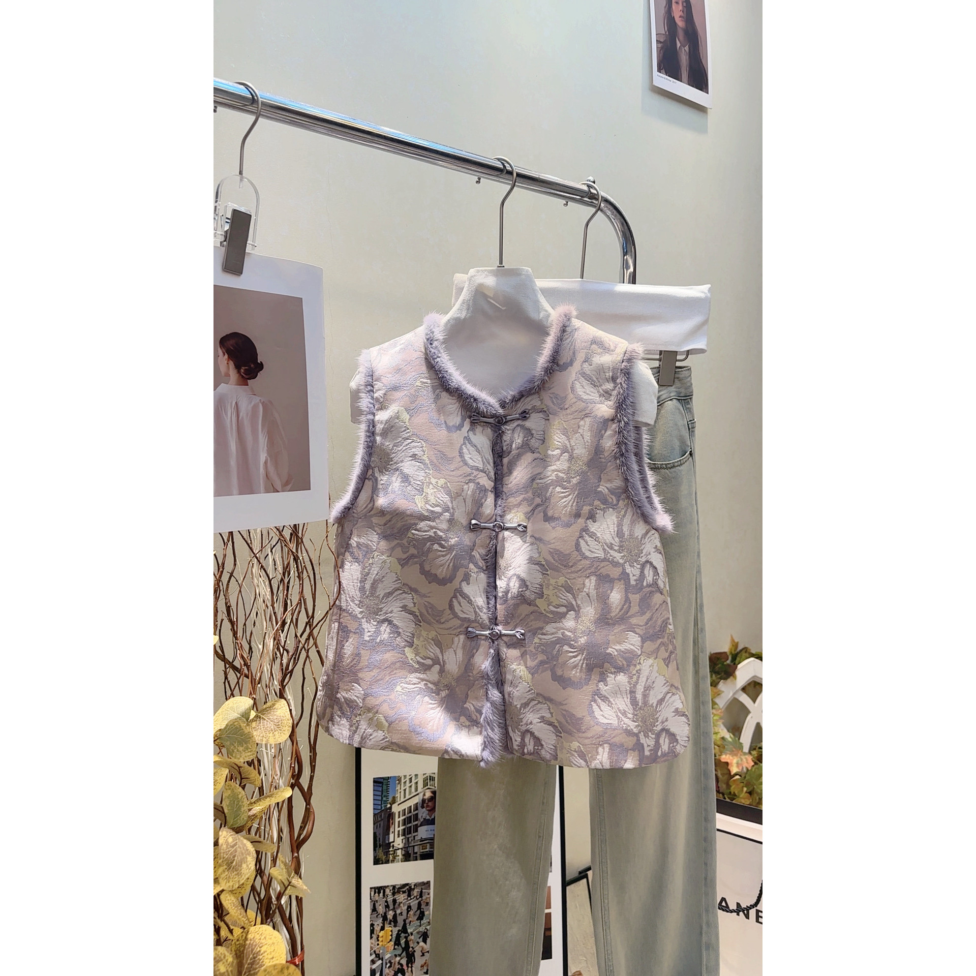 秋冬季新款高级感坎肩新中式国风马甲女洋气背心印花盘扣夹棉马夹