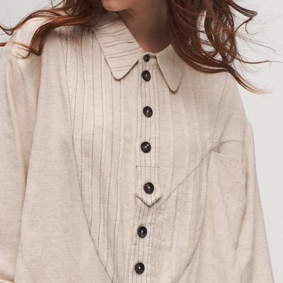 「 凌鸦ILNya 」差池_米白 条褶衬衫 棉麻混纺盾形条褶长袖衬衫