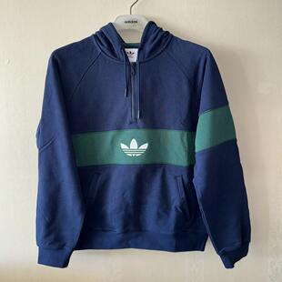 潮包背 现货 Adidas 三叶草男款运动休闲半拉链连帽卫衣 IP9486